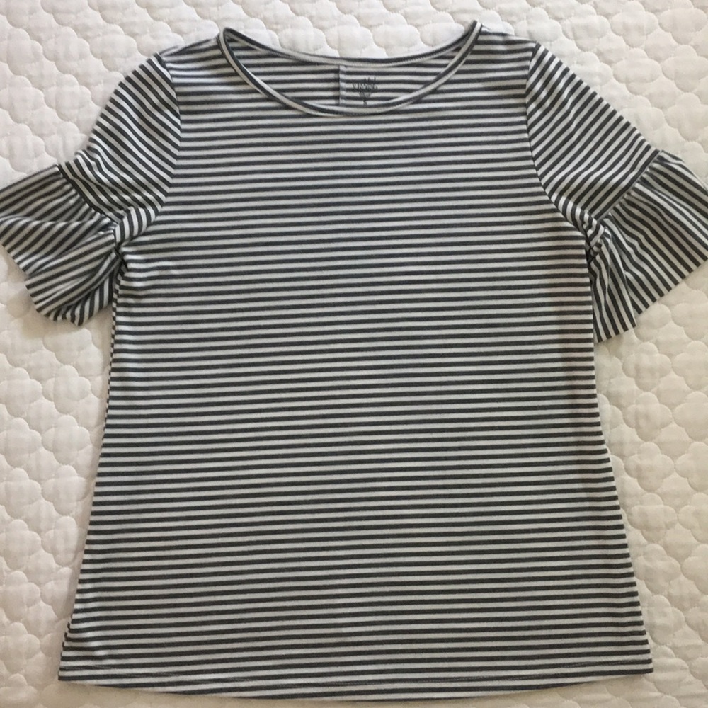 Ruffle sleeve shirt-size S